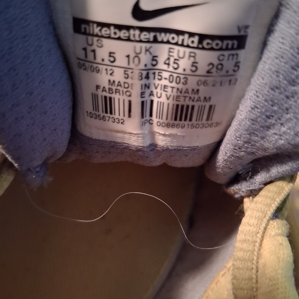 Nike men.\nGrayds Black and White Sneakers - Picture 6 of 7